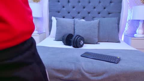 Zoe Krug online show from December 2025 11:48:01 AM