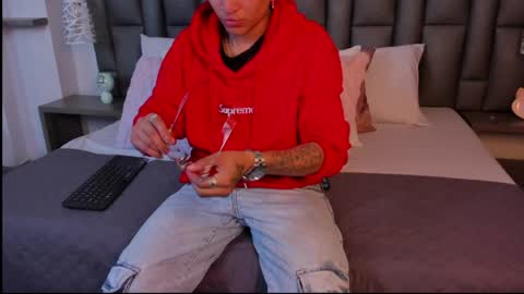 Zoe Krug online show from April 2026 12:31:01 PM