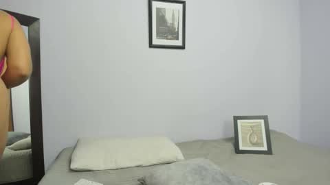 Isabella online show from November 2025 01:37:01 AM