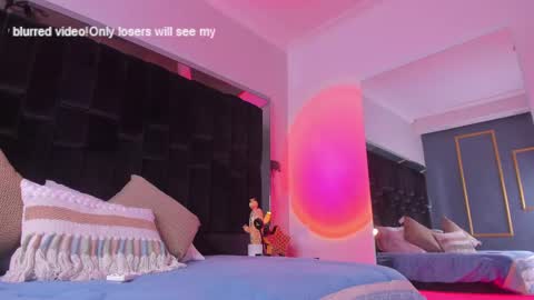 zoevidal_ online show from February 2025 03:21:02 PM