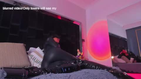 zoevidal_ online show from February 2025 02:42:01 PM