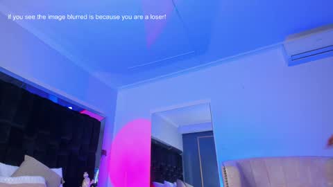 zoevidal_ online show from March 2025 02:51:02 PM