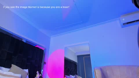 zoevidal_ online show from March 2025 05:54:02 PM