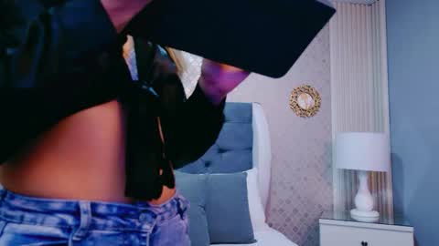 ZoeWilliis online show from June 2026 12:19:01 PM