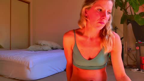 Zoeydanner online show from January 2025 10:03:01 PM