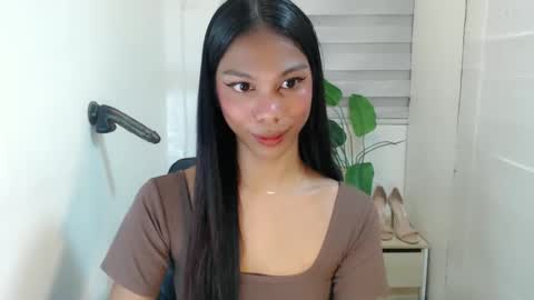 Snapshot of zoeygorgeous19 chatting on February 2025 06:49:02 PM zoey online show from February 2025 06:49:02 PM