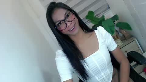 Snapshot of zoeygorgeous19 chatting on March 2025 09:32:02 PM zoey online show from March 2025 09:32:02 PM