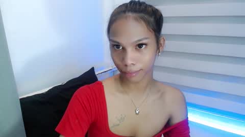 Snapshot of zoeygorgeous19 chatting on November 2025 07:41:01 AM zoey online show from November 2025 07:41:01 AM