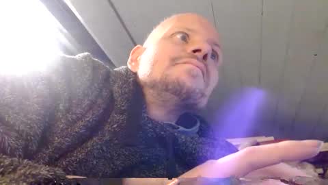 Snapshot of zolexthomas chatting on March 2025 06:11:01 PM zolexthomas online show from March 2025 06:11:01 PM