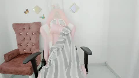 Alicie online show from November 2025 04:22:01 PM