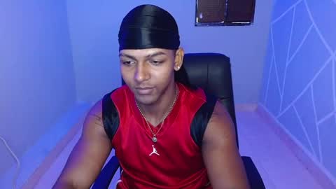 Snapshot of zoriel_derox chatting on April 2026 01:11:01 PM Zoriel online show from April 2026 01:11:01 PM