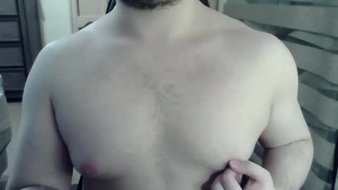 Snapshot of zorrito_himbo chatting on May 2026 07:15:02 AM Himbo fox online show from May 2026 07:15:02 AM
