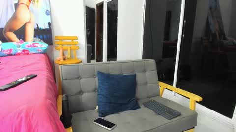 Snapshot of zou_quira chatting on January 2026 02:03:01 AM zou_quira online show from January 2026 02:03:01 AM