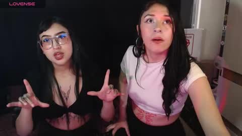 Snapshot of zowi_hottiee chatting on November 2025 06:50:02 PM cintya kors online show from November 2025 06:50:02 PM