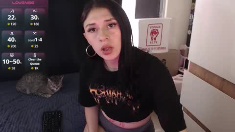 Snapshot of zowi_hottiee chatting on November 2025 06:10:02 PM cintya kors online show from November 2025 06:10:02 PM