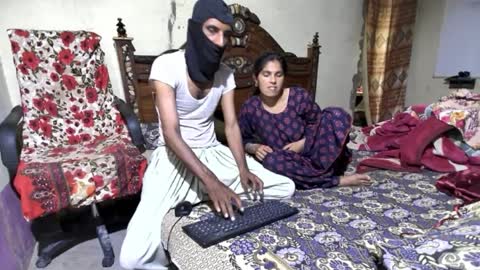 zoyakhan803 online show from April 2026 11:31:02 PM