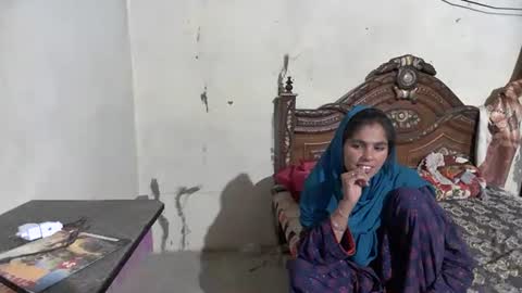 Snapshot of zoyakhan803 chatting on May 2026 10:37:01 PM zoyakhan803 online show from May 2026 10:37:01 PM