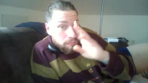 Snapshot of zubit chatting on November 2025 12:28:01 PM zubit online show from November 2025 12:28:01 PM