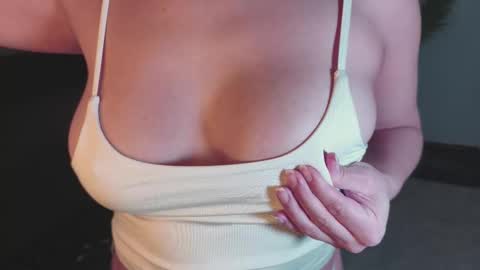 Snapshot of zuckerzel chatting on January 2026 07:30:01 PM Zuckerzel online show from January 2026 07:30:01 PM