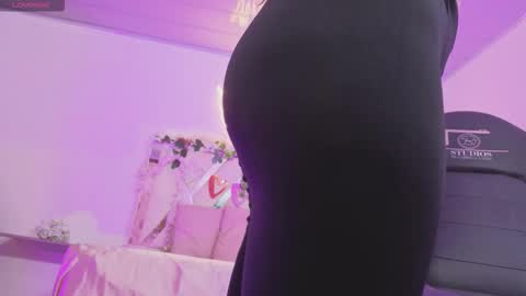 ZURY   online show from November 2025 11:33:02 AM