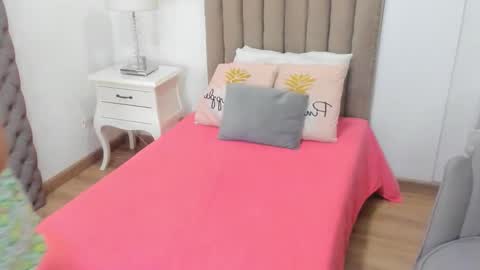 Im Zusan My schedule is from 1030pm to 430 am colombian time online show from February 2026 03:15:01 AM