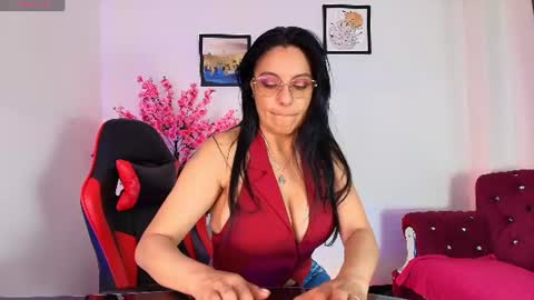 Snapshot of zuzana21 chatting on June 2026 01:28:01 PM Zuzana21 online show from June 2026 01:28:01 PM