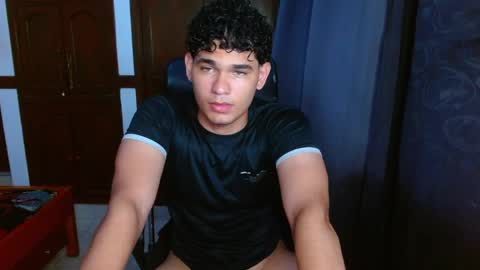 Snapshot of zyrosxk chatting on April 2026 07:09:01 AM antonio felipe online show from April 2026 07:09:01 AM