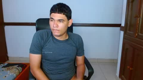 Snapshot of zyrosxk chatting on May 2026 09:04:02 AM antonio felipe online show from May 2026 09:04:02 AM