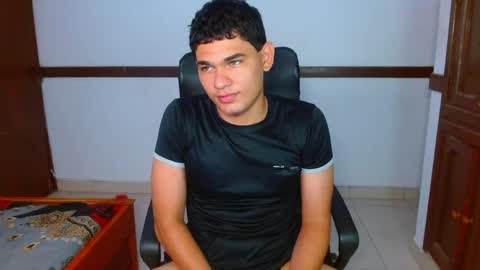 Snapshot of zyrosxk chatting on May 2026 07:47:02 AM antonio felipe online show from May 2026 07:47:02 AM