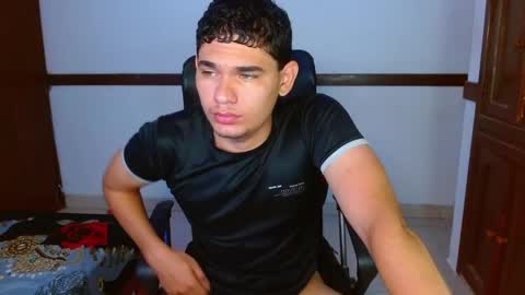 Snapshot of zyrosxk chatting on May 2026 07:36:02 AM antonio felipe online show from May 2026 07:36:02 AM