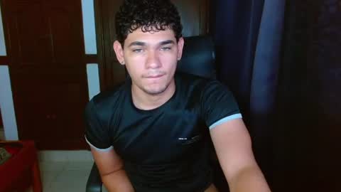 Snapshot of zyrosxk chatting on July 2026 06:54:01 AM antonio felipe online show from July 2026 06:54:01 AM