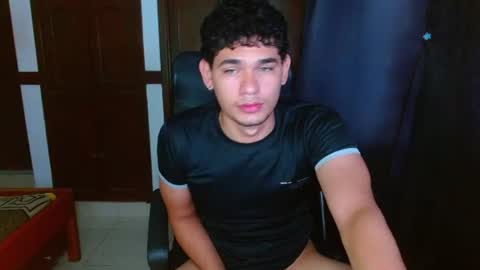 Snapshot of zyrosxk chatting on July 2026 07:35:01 AM antonio felipe online show from July 2026 07:35:01 AM