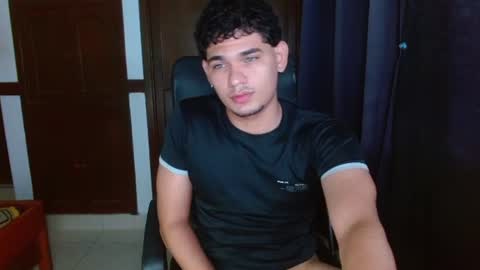 Snapshot of zyrosxk chatting on July 2026 07:22:01 AM antonio felipe online show from July 2026 07:22:01 AM