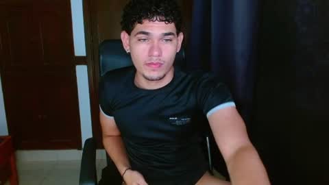 Snapshot of zyrosxk chatting on July 2026 07:43:01 AM antonio felipe online show from July 2026 07:43:01 AM