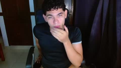 Snapshot of zyrosxk chatting on July 2026 04:15:01 AM antonio felipe online show from July 2026 04:15:01 AM