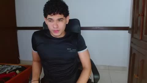 Snapshot of zyrosxk chatting on July 2026 07:37:02 AM antonio felipe online show from July 2026 07:37:02 AM