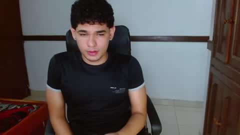 Snapshot of zyrosxk chatting on July 2026 07:15:02 AM antonio felipe online show from July 2026 07:15:02 AM