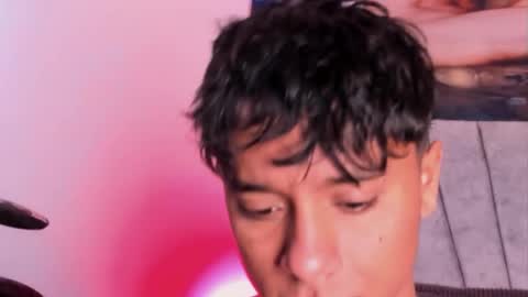 zyzz_1812 online show from October 2025 04:57:01 PM