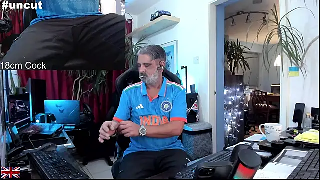 OnlineBossUK online show from October 2025 07:02:01 PM