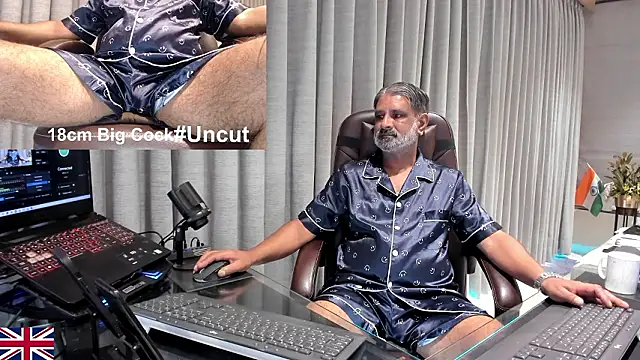 Snapshot of OnlineBossUK chatting on March 2026 07:01:02 AM OnlineBossUK online show from March 2026 07:01:02 AM