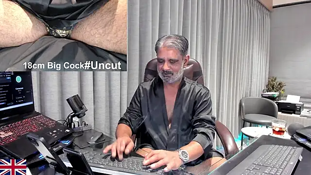 Snapshot of OnlineBossUK chatting on April 2026 08:39:02 PM OnlineBossUK online show from April 2026 08:39:02 PM