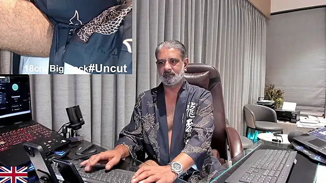 Snapshot of OnlineBossUK chatting on April 2026 02:48:02 PM OnlineBossUK online show from April 2026 02:48:02 PM