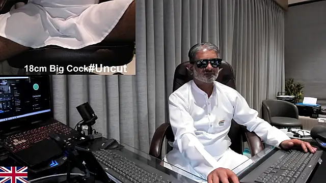 Snapshot of OnlineBossUK chatting on May 2026 03:40:01 PM OnlineBossUK online show from May 2026 03:40:01 PM
