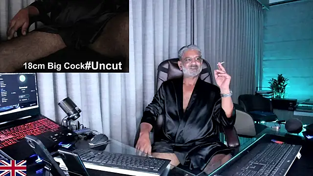 Snapshot of OnlineBossUK chatting on July 2026 12:24:02 PM OnlineBossUK online show from July 2026 12:24:02 PM