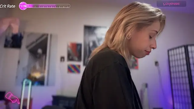 Snapshot of Mannarie_Madsinn chatting on December 2024 12:56:02 AM Mannarie Madsinn online show from December 2024 12:56:02 AM