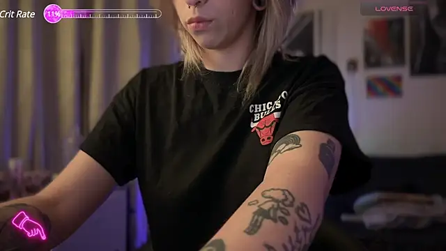 Snapshot of Mannarie_Madsinn chatting on December 2024 11:32:01 PM Mannarie Madsinn online show from December 2024 11:32:01 PM