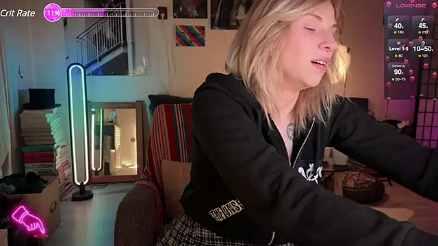 Snapshot of Mannarie_Madsinn chatting on December 2024 12:43:02 AM Mannarie Madsinn online show from December 2024 12:43:02 AM