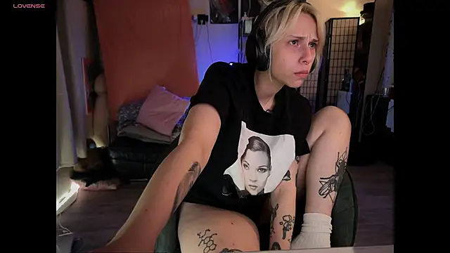 Snapshot of Mannarie_Madsinn chatting on September 2025 01:16:02 AM Mannarie Madsinn online show from September 2025 01:16:02 AM