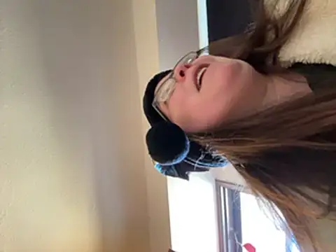 LacieStar online show from December 2024 05:57:01 PM