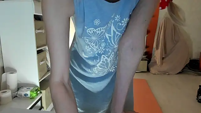 Snapshot of angelmommu chatting on March 2025 06:11:02 AM angelmommu online show from March 2025 06:11:02 AM